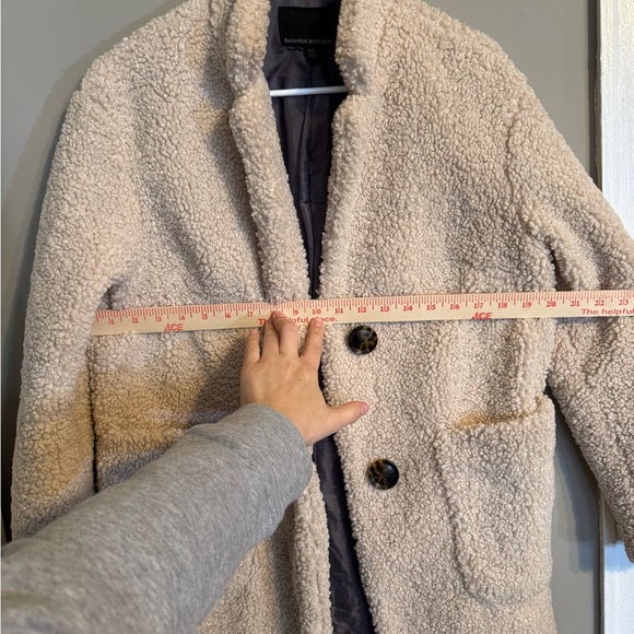 Banana Republic Women's Cream Teddy Coat - Picture 6 of 9